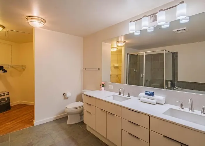 Apartment Stadium District Pool Gym Balcony Parking Wd