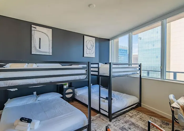 Stadium District Pool Gym Balcony Parking Wd Apartment *